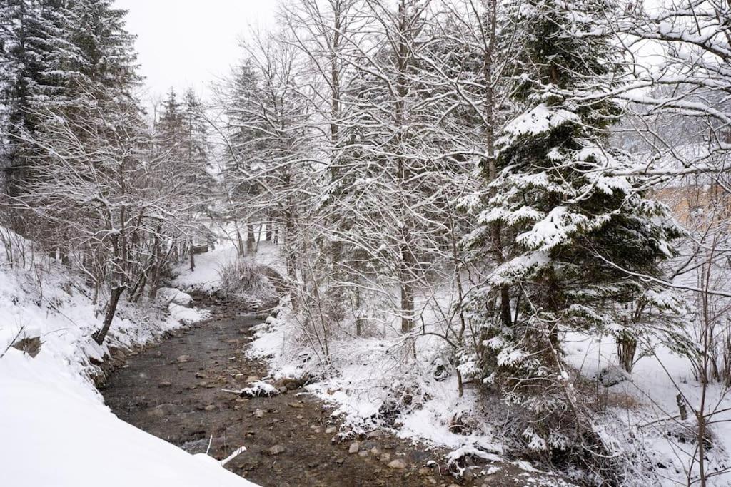Butterfly Cottage By The Creek Тржич Екстер'єр фото